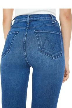 Mother Denim Hustler Flood Fray in^ Denim